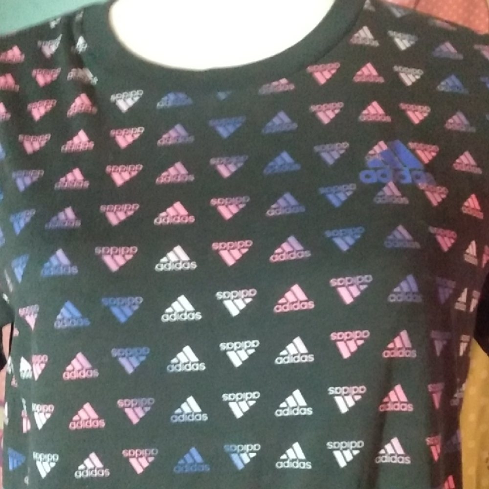 NWOT Girls Adidas Colorful Logo Pattern Black Short Sleeve T-Shirt Large 14/16